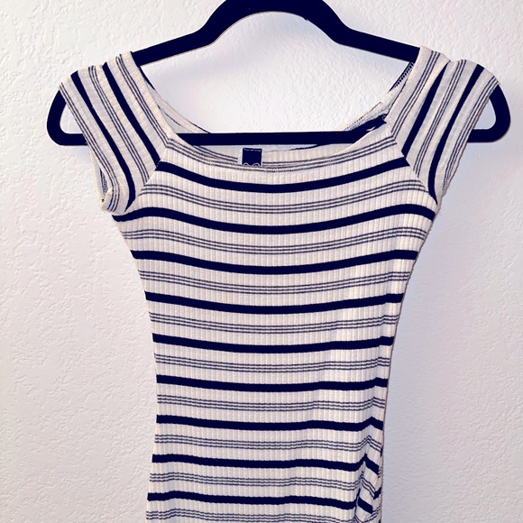 Windsor Black and White Striped Cap Sleeve Bodycon Midi Dress with High Slit - Picture 2 of 6